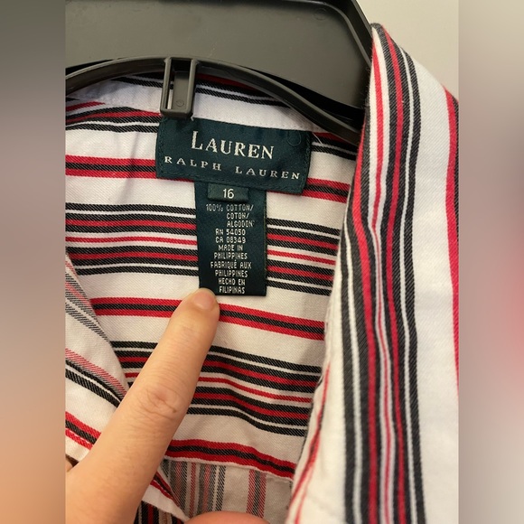 Cute cotton button up perfect for spring and summer. - Picture 4 of 5